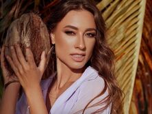 Победительница первого сезона шоу "Холостяк" Александра Шульгина беременна первенцем