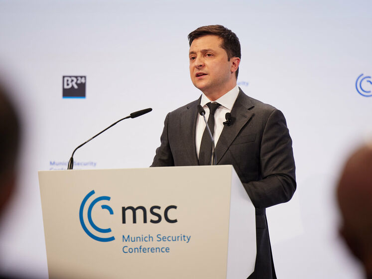 Зеленский: Все понимают, что может начаться завтра. Но ложиться в гробы и ждать военных РФ украинцы не будут