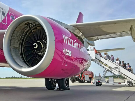 Компанія Wizz Air відклала старт 16 рейсів з України