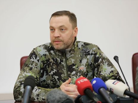 Монастырский во время визита на Донбасс проверил слаженность подразделений системы МВД 