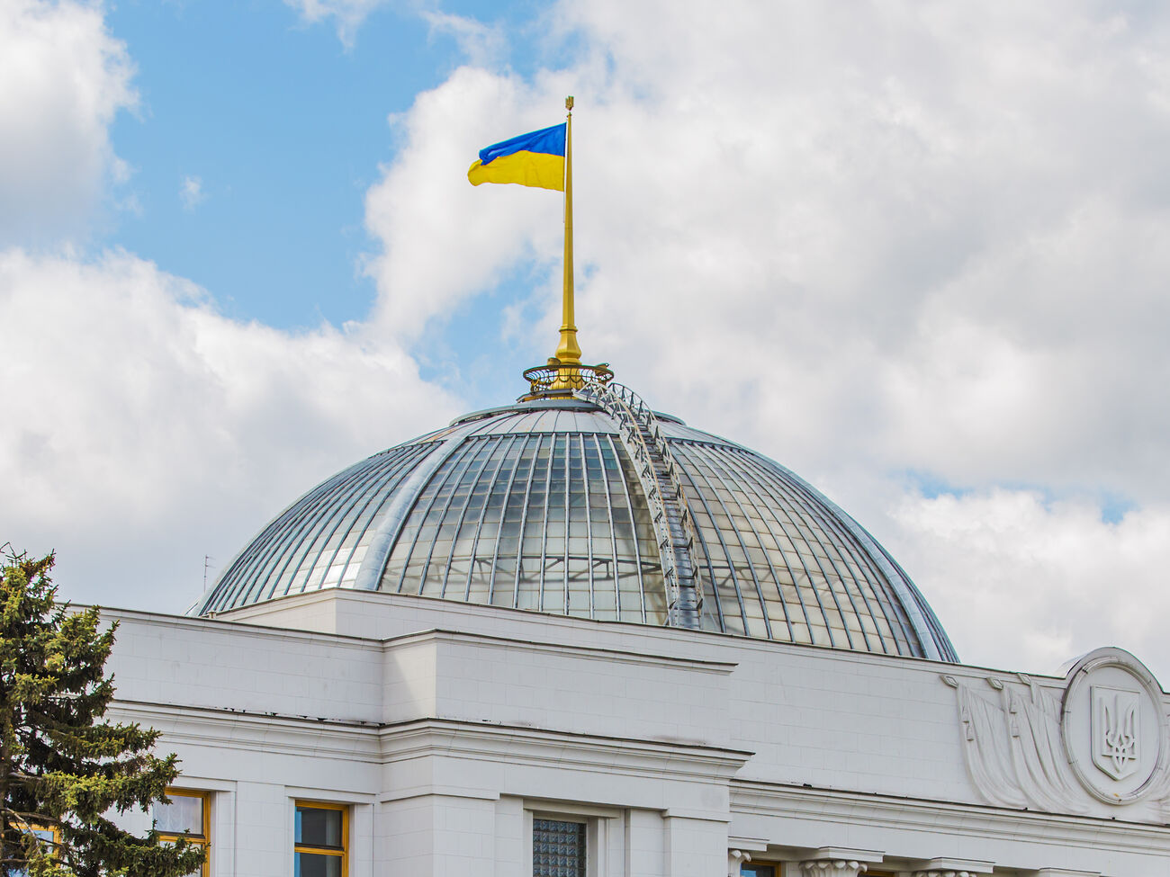 “Европейская солидарность” – лидер парламентского рейтинга. В Раду проходят “Украинская стратегия Гройсмана”, “Сила и честь” и “Разумная политика” – опрос