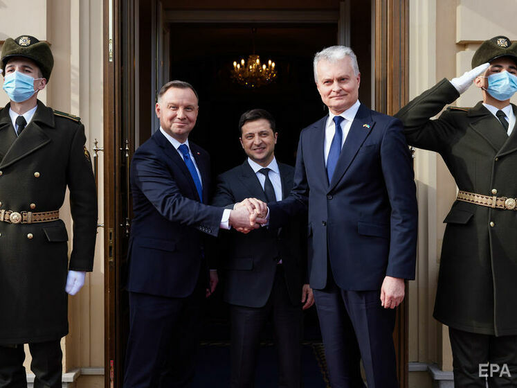 "Разом до перемоги!" Президенти Польщі та Литви прибули в Україну