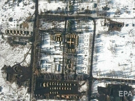 На этом спутниковом снимке, сделанном 21 февраля, изображен полевой госпиталь, построенный на военном полигоне недалеко от Белгорода