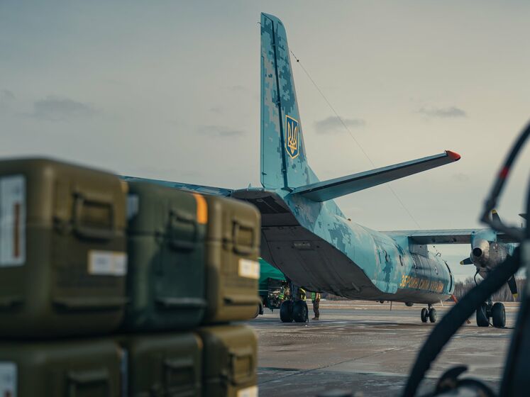 Ракетные комплексы Stinger и "другие важные вещи". В Украину доставили новую партию оборонной помощи из Латвии