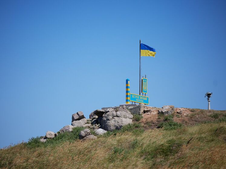 Окупанти погрожують українським прикордонникам на острові Зміїний, вимагають здатися. Аудіо