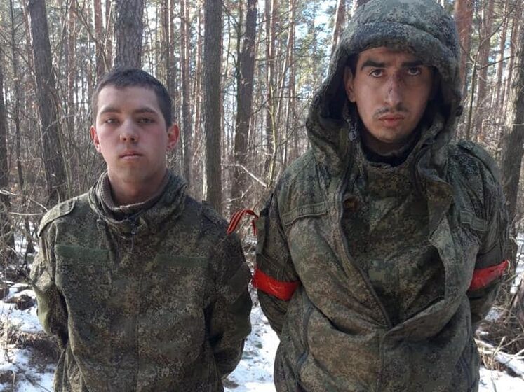 Украинские военные взяли в плен двух российских оккупантов