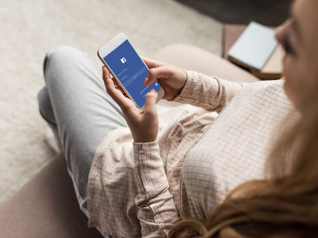 В России решили частично ограничить соцсеть Facebook 