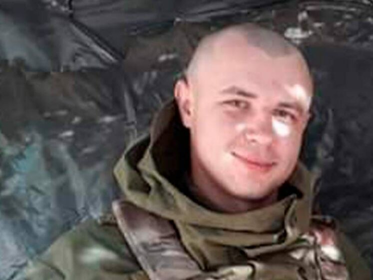 Зеленський посмертно надав звання Героя України морпіху, який підірвав себе разом із мостом
