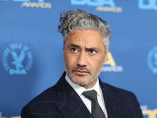 Оскароносный режиссер Тайка Вайтити назвал Путина деспотом, посоветовав заняться своей страной