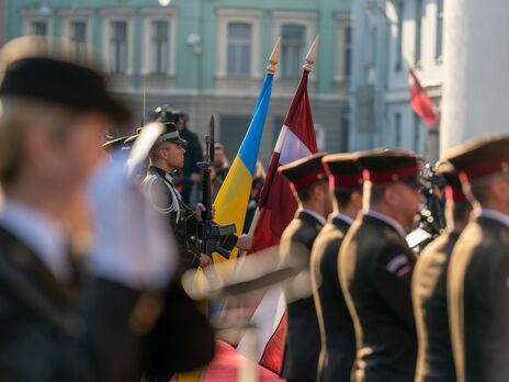 Парламент Латвии разрешил гражданам страны воевать за Украину. МИД Великобритании тоже не против, если британцы захотят поддержать ВСУ