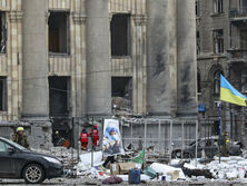 Макс Чмерковский показал американским поклонникам последствия ракетного удара, который российские войска нанесли по Харькову