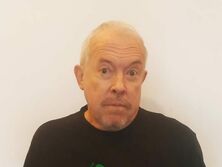 Макаревич: Те, кто сегодня кричит "Ура!", просто не представляют своих ощущений, когда ракеты начнут падать на их города Москву, Питер