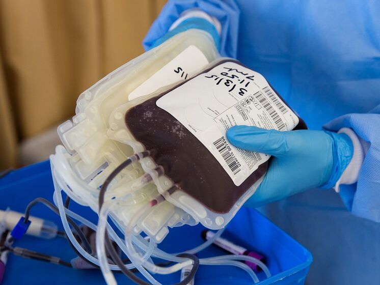 Фонд Ахметова передає МОЗ 63 тис. контейнерів для збору донорської крові