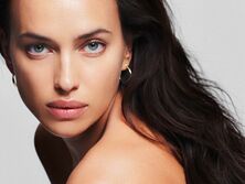 Российская модель Шейк призвала жертвовать деньги ЮНИСЕФ и Красному Кресту в Украине