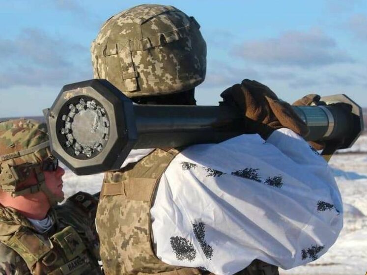 Українські розвідники захопили командно-штабну машину російських окупантів та передали її військовим ЗСУ
