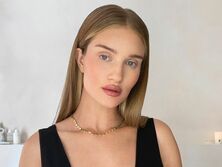 "Мои мысли с народом Украины". Хантингтон-Уайтли перевела средства на помощь украинцам