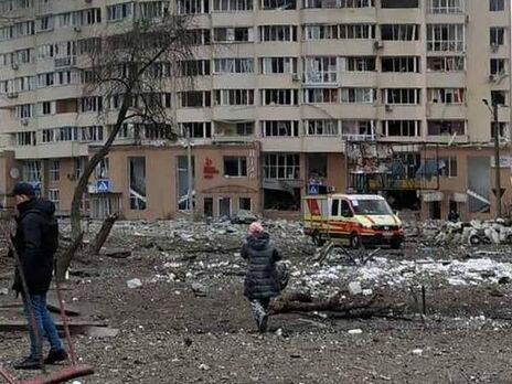 Після авіаударів окупантів по Чернігову загинуло щонайменше 33 особи, 18 травмовано – ДСНС