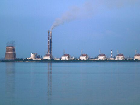 Окупанти обстріляли Запорізьку АЕС, виникла пожежа