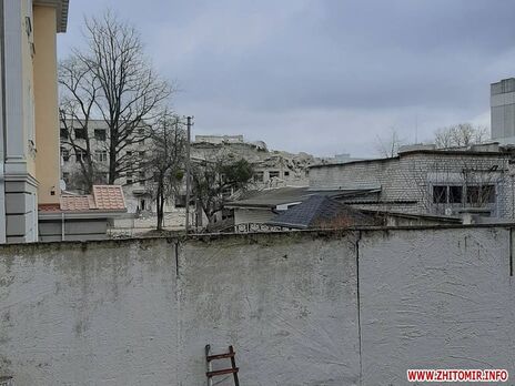 В Житомире разбомбили школу