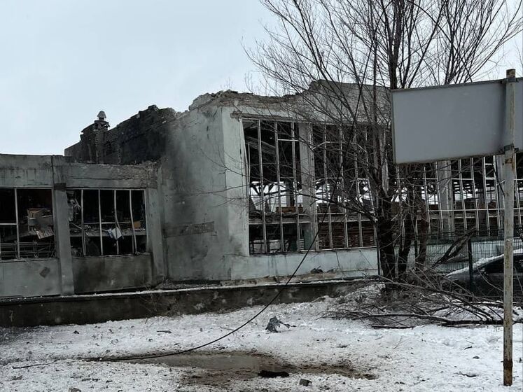 У Харкові після авіаударів горять багатоповерхівки, зруйновано спорткомплекс "Уніфехт"