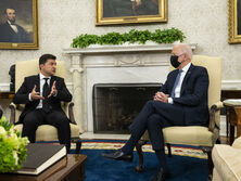 С начала вторжения РФ Зеленский и Байден разговаривали не менее пяти раз