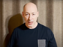 Гордон: Военный преступник Путин хотел взять Украину за три дня. Ему донесли его подчиненные, что Украина ждет российскую армию. То ли они оказались идиотами, то ли сам Путин