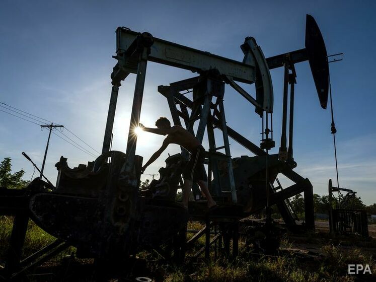 США могут ослабить санкции против Венесуэлы, чтобы снизить глобальную зависимость от российской нефти – СМИ
