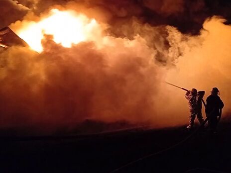 Российские оккупанты нанесли удары по нефтебазам в Житомирской области, возникли пожары – ГСЧС