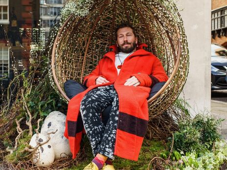 Путин жил в заблуждении, что в Украине его все обожают и встретят с цветами. Как говорится, всех на…бал и себя не забыл