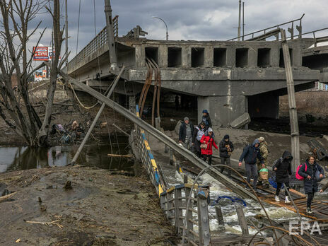 Жителі Ірпеня намагаються покинути місто, яке і далі обстрілюють окупанти, 7 березня