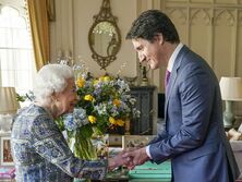 Елизавета II продемонстрировала свою солидарность с народом Украины с помощью "цветочного послания"