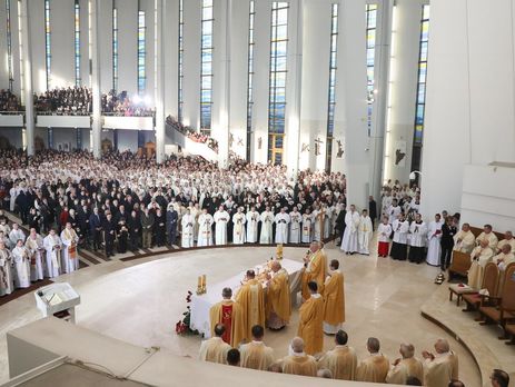 В Польше Иисуса Христа официально назвали королем