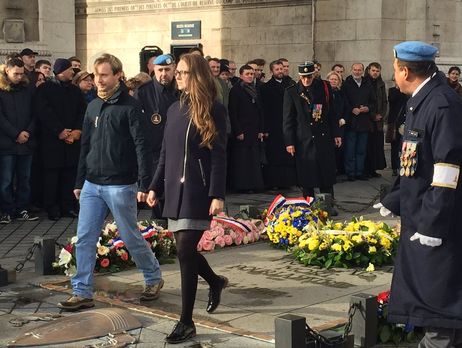 В Париже почтили память жертв Голодомора. Фоторепортаж