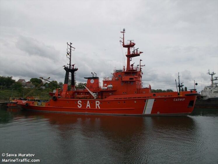 Оккупанты принудительно ведут украинское спасательное судно "Сапфир" в Севастополь
