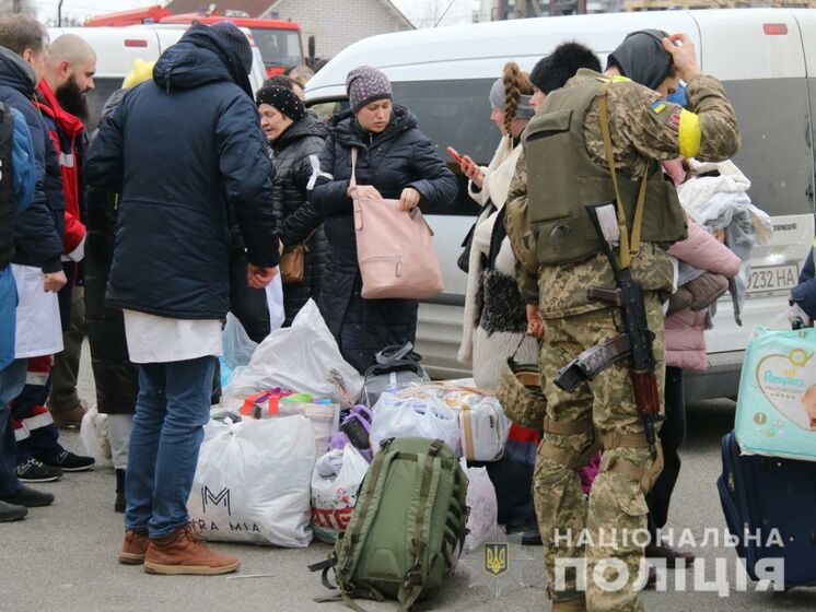 Протягом доби в Україні евакуювали понад 40 тис. жінок та дітей – Арахамія