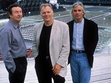 Pink Floyd осудила нападение РФ на Украину и изъяла всю свою музыку с цифровых платформ в России и Беларуси