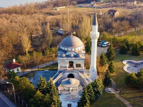 Мечеть в Мариуполе подвергается обстрелам