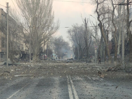 Радник мера Маріуполя повідомив, що гуманітарний коридор із міста почав працювати