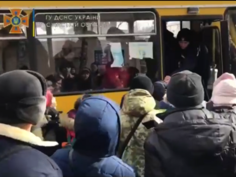 Із Дмитрівки до Білогородки прибуло вісім автобусів