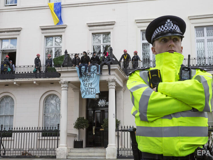 "Майно звільнено". У Лондоні активісти зайняли будинок російського бізнесмена Дерипаски з вимогою до Путіна припинити війну