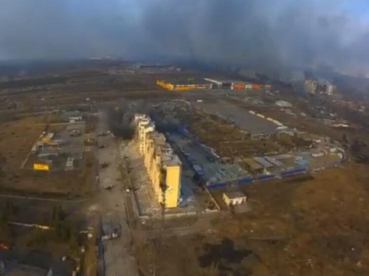 "Азов" показал с дрона разрушения в Мариуполе. Власти заявили, что около 80% жилого фонда непригодны для проживания