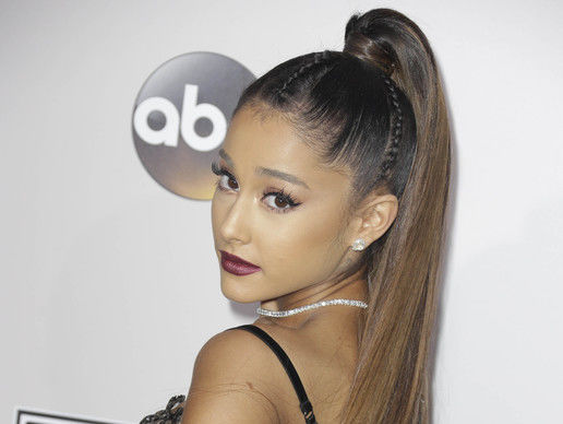 Grande Gomes Klum Levin V Ssha Proshla Ceremoniya Nagrazhdeniya American Music Awards 2016 Fotoreportazh Bulvar Shoubiz