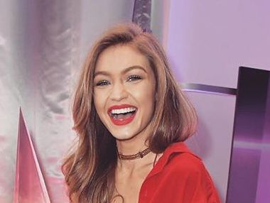 Хадид посмеялась над Меланьей Трамп. Видео