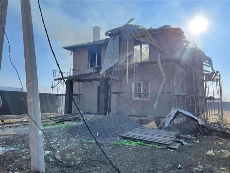 Российские оккупанты обстреляли из тяжелой артиллерии село под Киевом, где расположено "Межигорье"