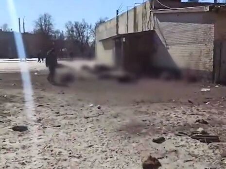 Обстрел людей в очереди в Чернигове расследуют как нарушение обычаев войны, соединенное с умышленным убийством