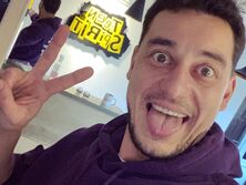 "Какое же это счастье". Синельников после эвакуации из осажденной Бучи поделился семейным фото и рассказал, что его отец пожелал Путину