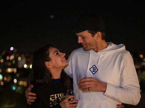 65 тыс. человек отозвались на призыв Кунис и Кутчера оказать помощь Украине после нападения РФ. Актеры заявили, что собрали уже $30 млн