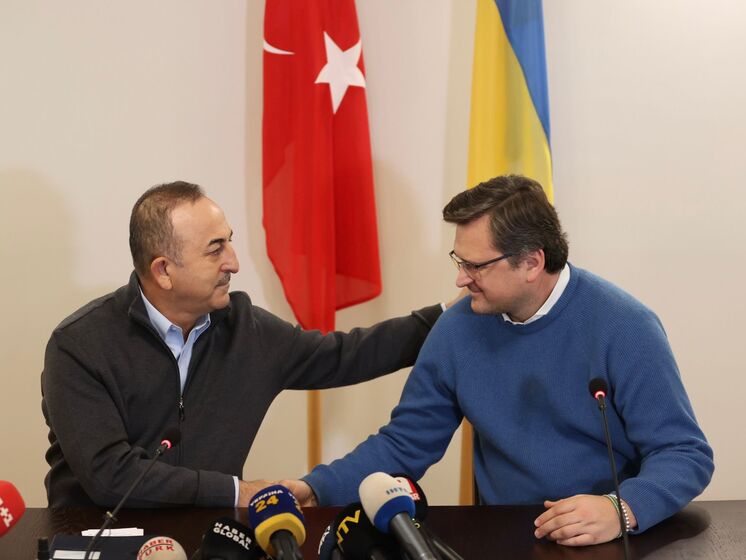 Кулеба во Львове провел переговоры с Чавушоглу. В МИД заявили, что Турция готова стать гарантом безопасности для Украины