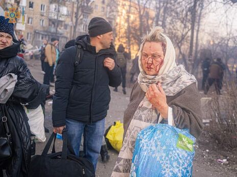 Оккупанты обстреляли жилой квартал в Подольском районе Киева. Фоторепортаж