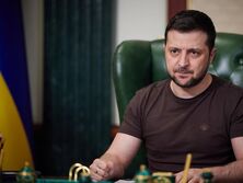 Рекордсмен Украины по сборке кубика Рубика собрал из кубиков портрет Зеленского. Видео